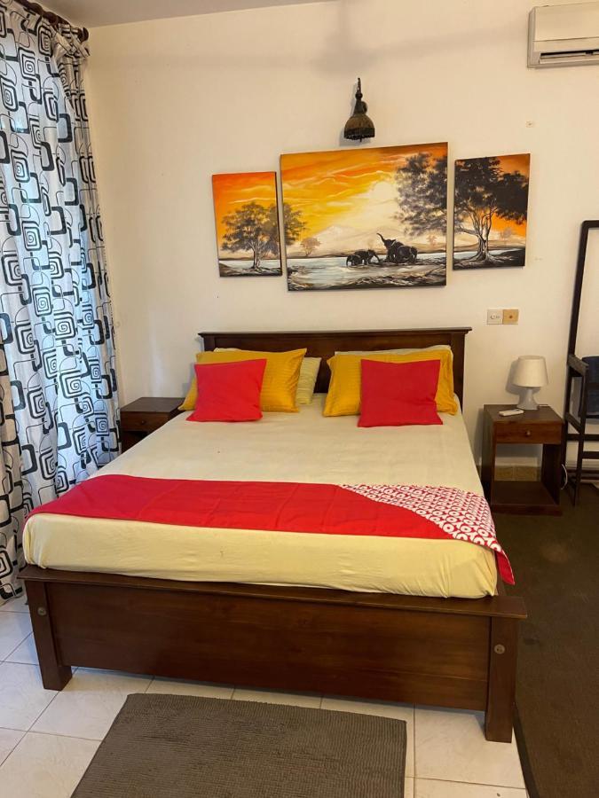 Oyo 459 Barasti Beach Resort กาลูทารา ภายนอก รูปภาพ