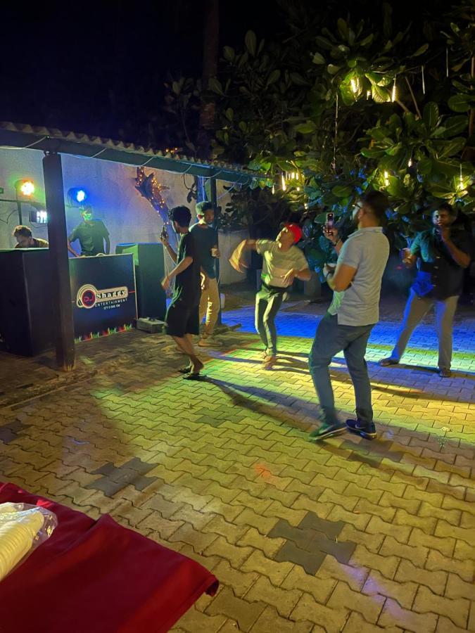 Oyo 459 Barasti Beach Resort กาลูทารา ภายนอก รูปภาพ