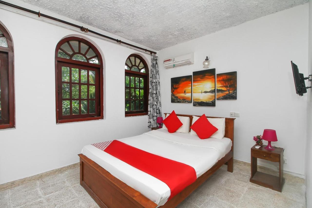 Oyo 459 Barasti Beach Resort กาลูทารา ภายนอก รูปภาพ