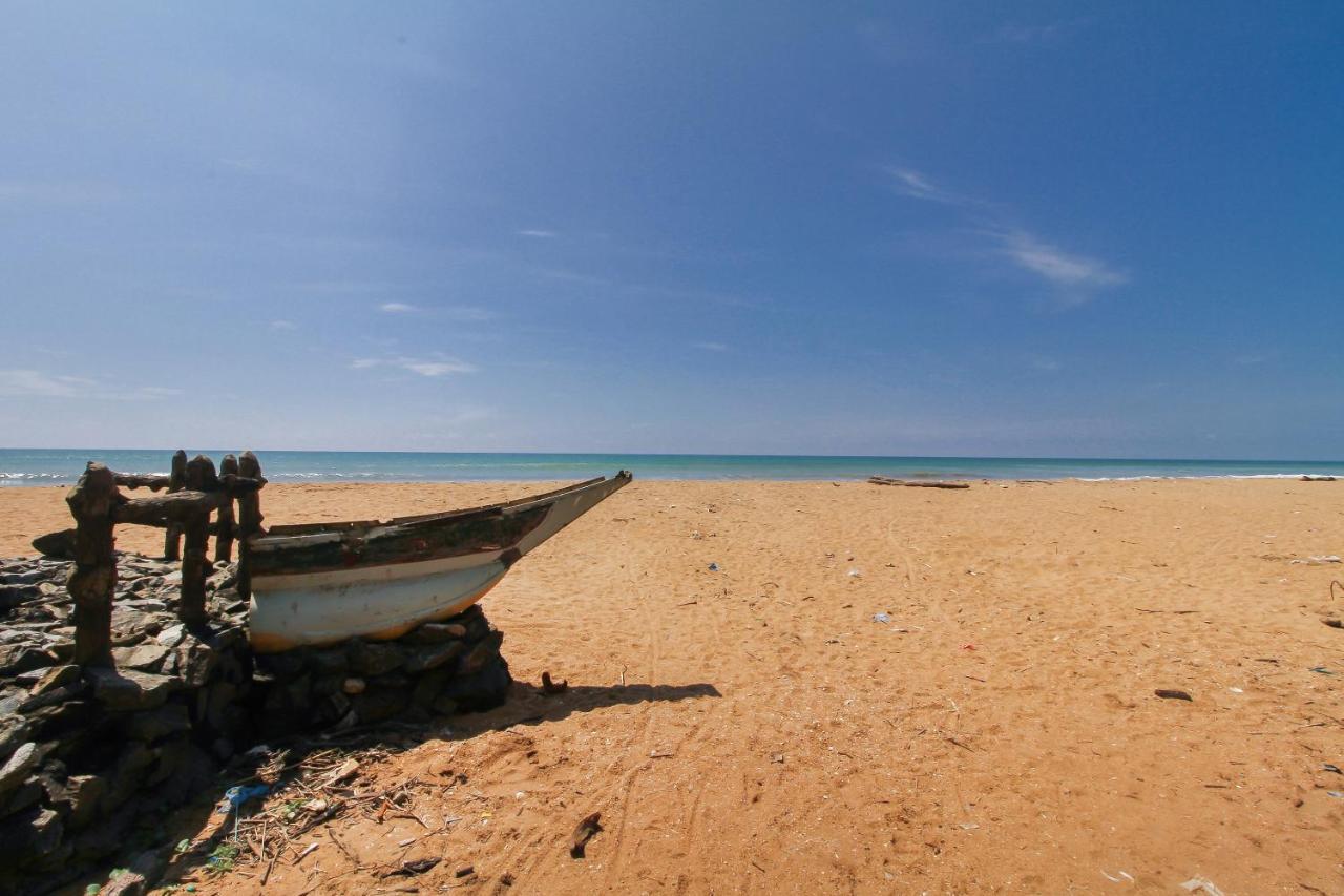 Oyo 459 Barasti Beach Resort กาลูทารา ภายนอก รูปภาพ